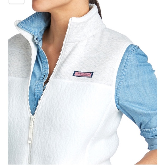 Vineyard Vines Jackets & Blazers - NWT Vineyard Vines Mixed Media Sherpa Vest Large